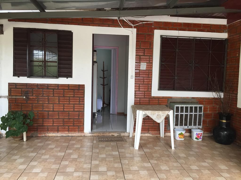 Вилла Casa Ferias Foz Фос-ду-Игуасу Экстерьер фото